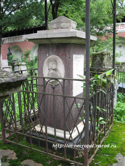 могила М.М. Хераскова, фото Двамала, 2008 г.