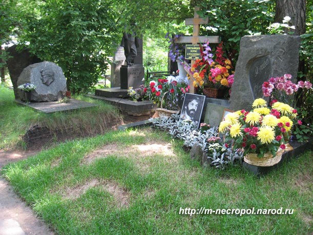 могила Бориса Хмельницкого, фото Двамала, вариант 12.7.2009 г.