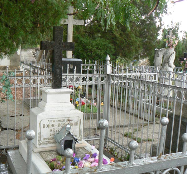 могила Архиепископа Луки (Войно-Ясенецкого), фото прислала Ирина