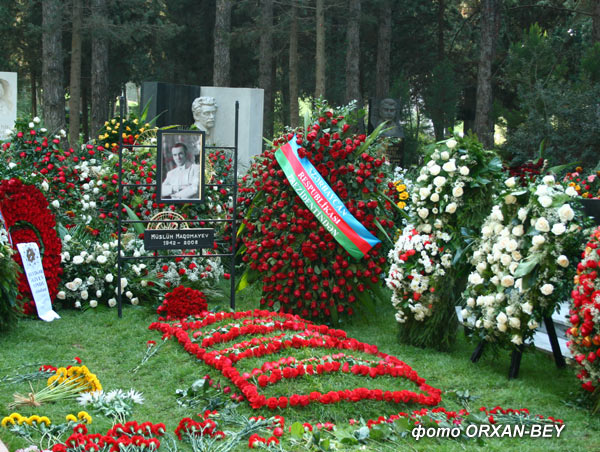 могила Муслима Магомаева, фото ORXAN-BEY. 2008 г.