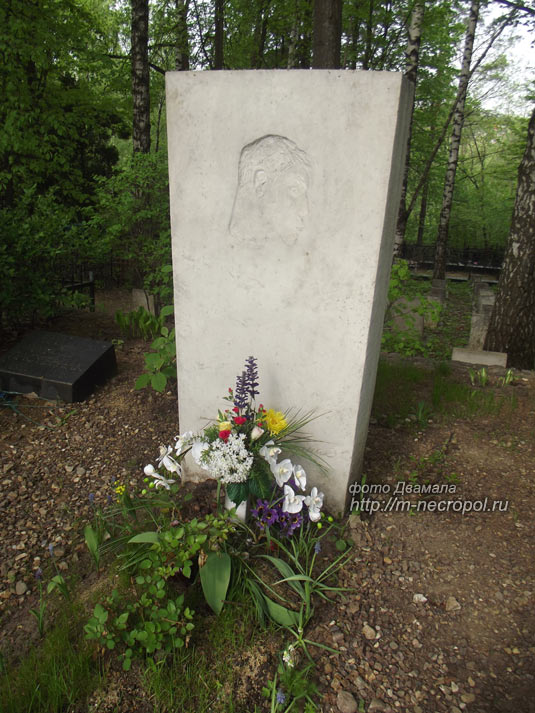 могила Б. Пастернака, фото Двамала, август 2013 г.
